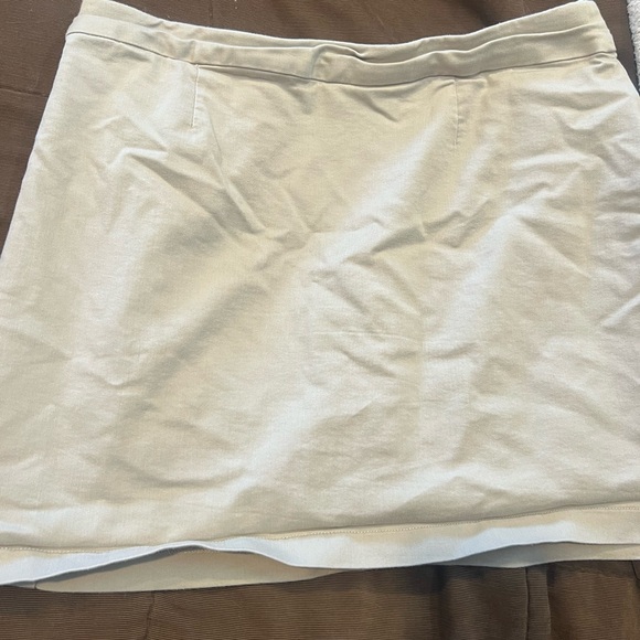 Croft & Barrow Cream Mini Skirt - Picture 2 of 4